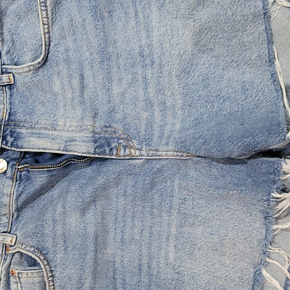 Women's Zara denim jean shorts Sz 10 bought but never wore, NSH - Picture 2 of 4